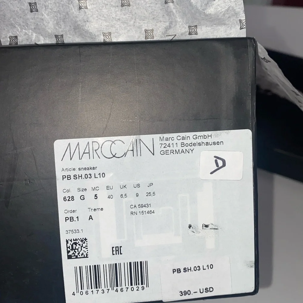 (LGSF) Marc Cain Article Sneaker Suede & Metallic Gold trim, Size 9, New in Box